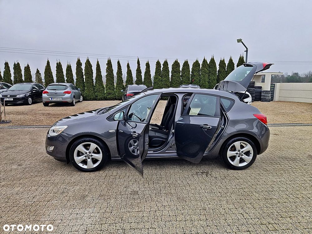 Opel Astra 1.6 Innovation - 22