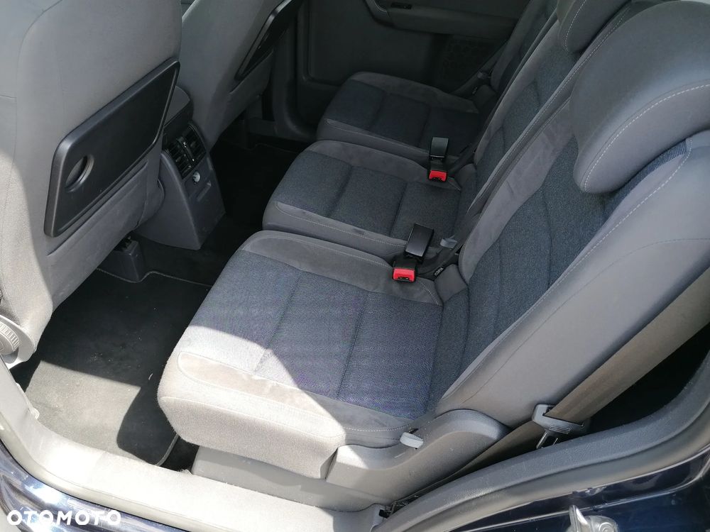 Volkswagen Touran 1.6 TDI DPF STYLE - 18
