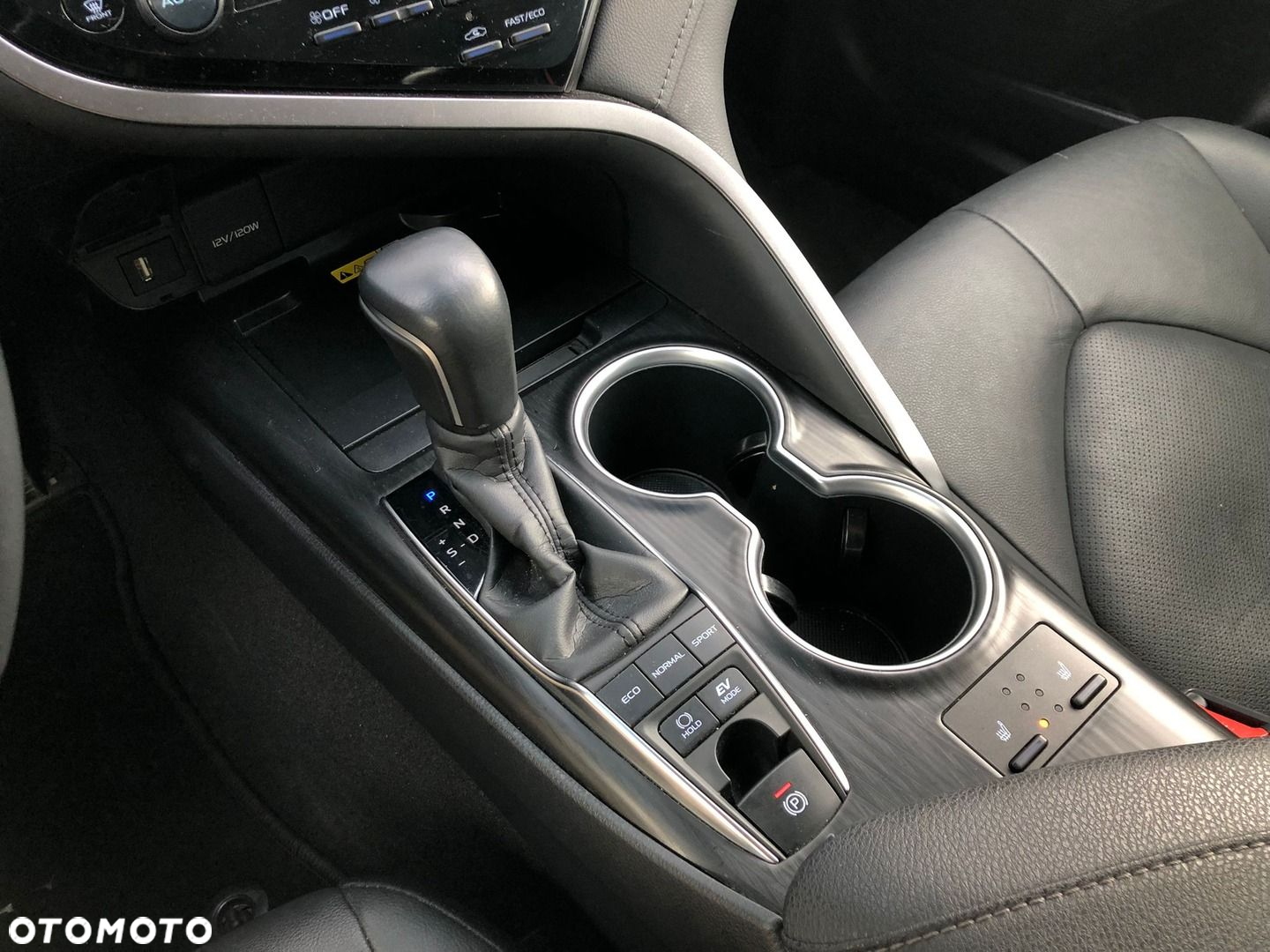 Toyota Camry - 19