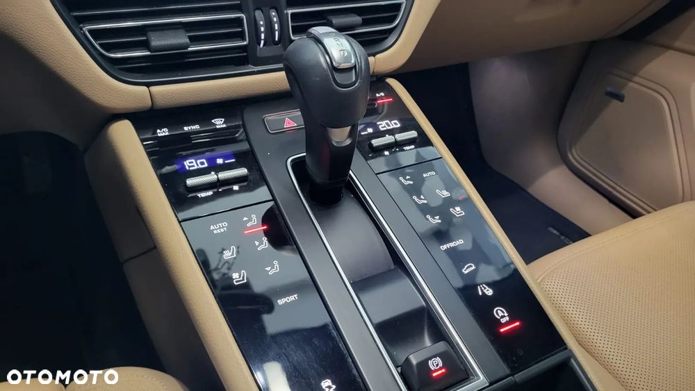 Porsche Macan - 12