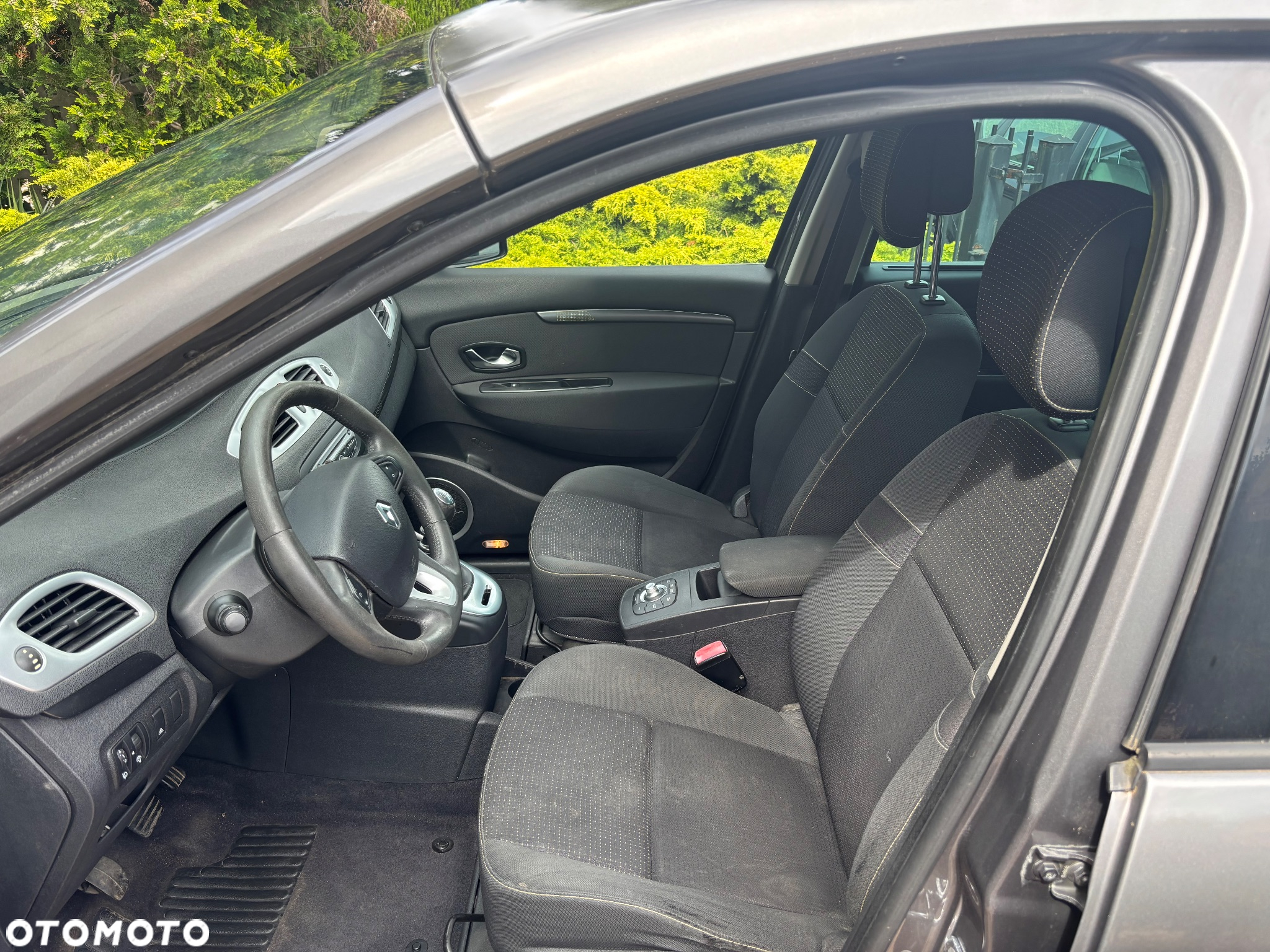 Renault Scenic 1.9 dCi FAP Dynamique - 13
