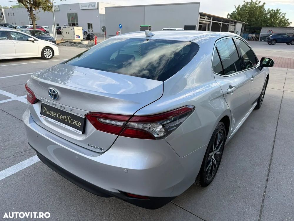 Toyota Camry - 7