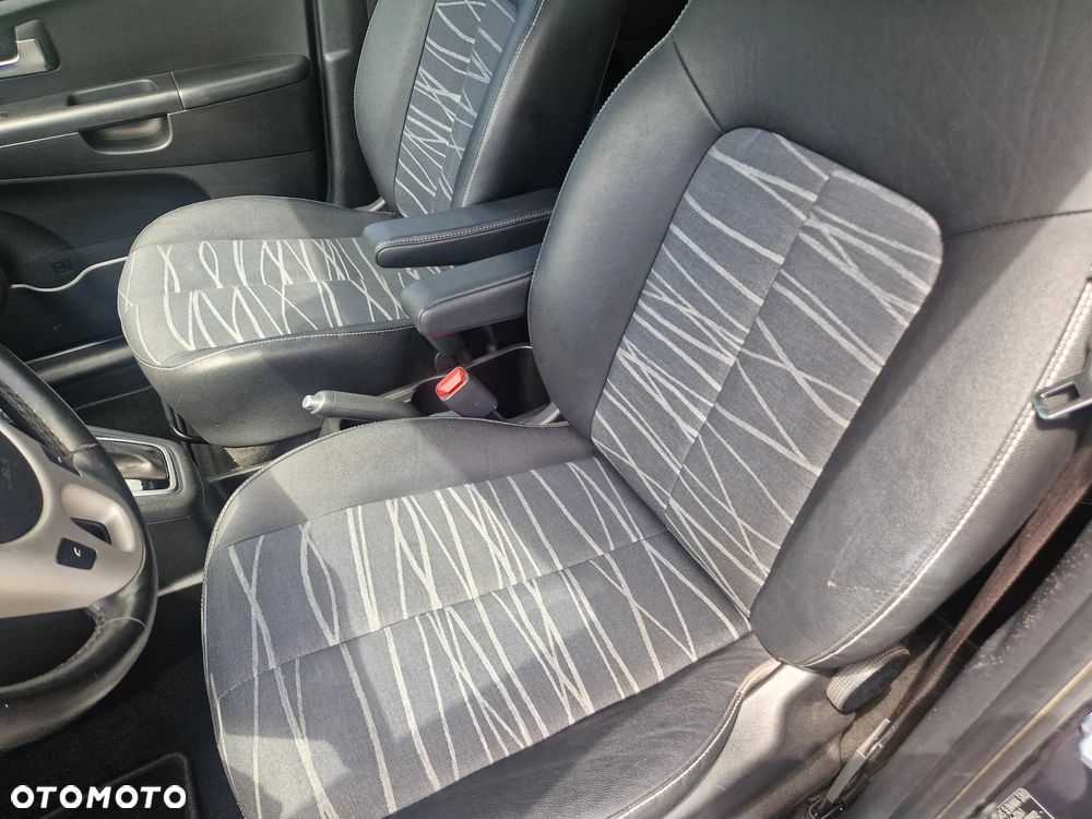 Kia Venga 1.6 CVVT Automatik Titanium Collection - 11