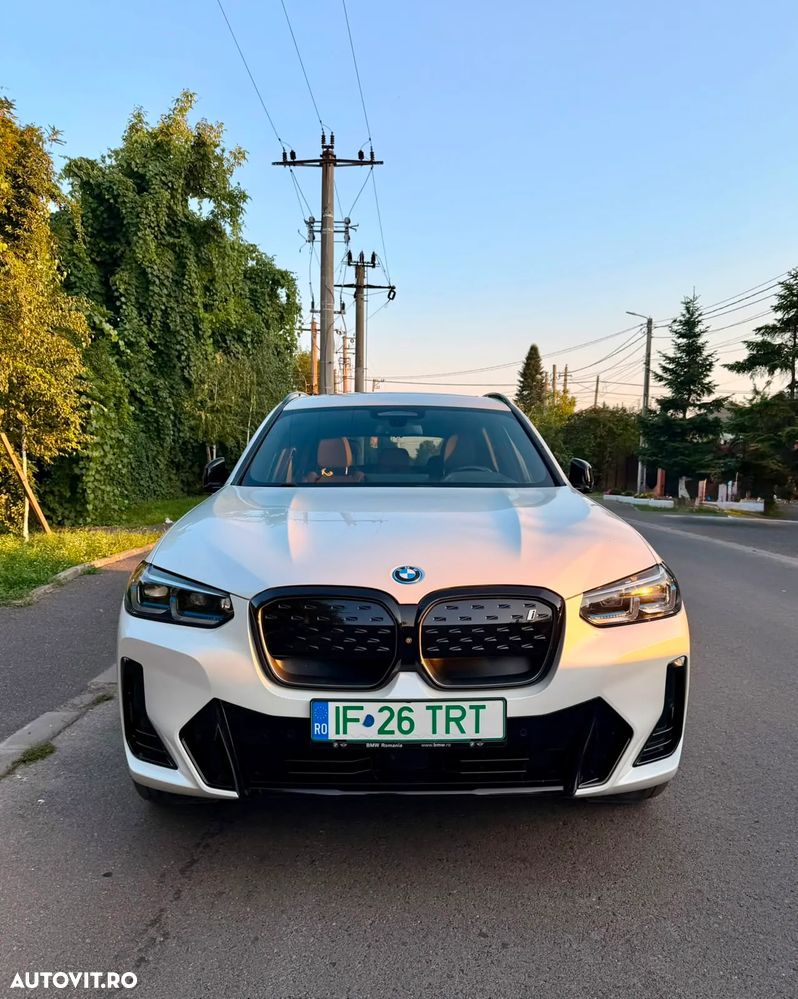 BMW iX3 - 17