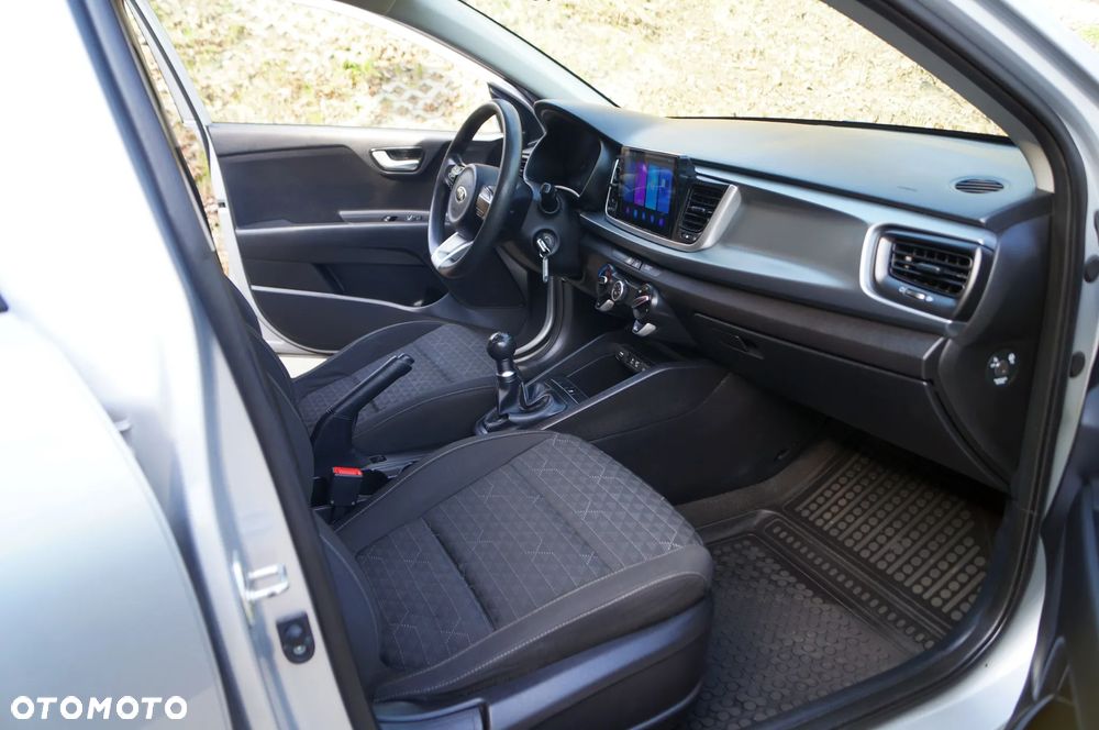 Kia Rio 1.2 L Business Line - 29