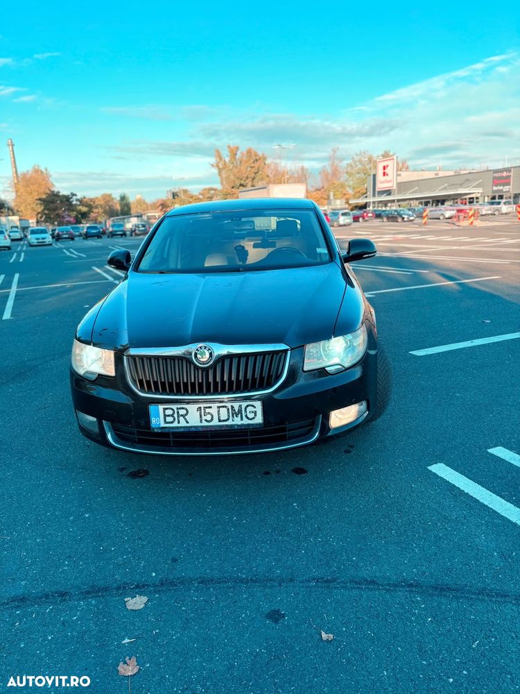 Skoda Superb 2.0 TDI DPF Elegance - 4