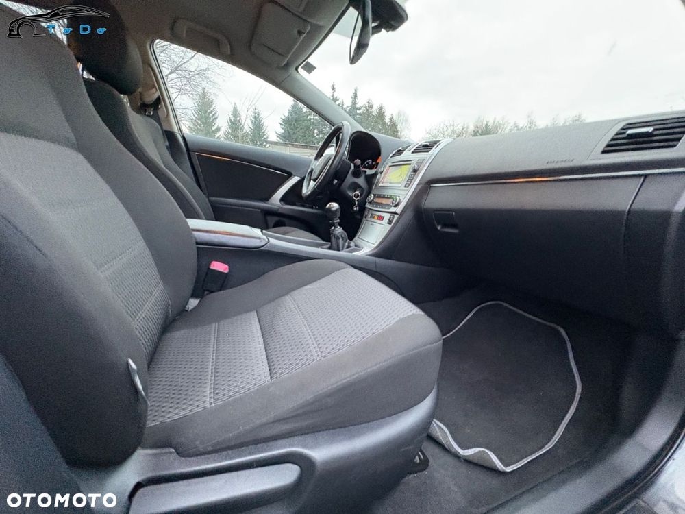 Toyota Avensis 2.0 D-4D Sol plus+NAVI - 31