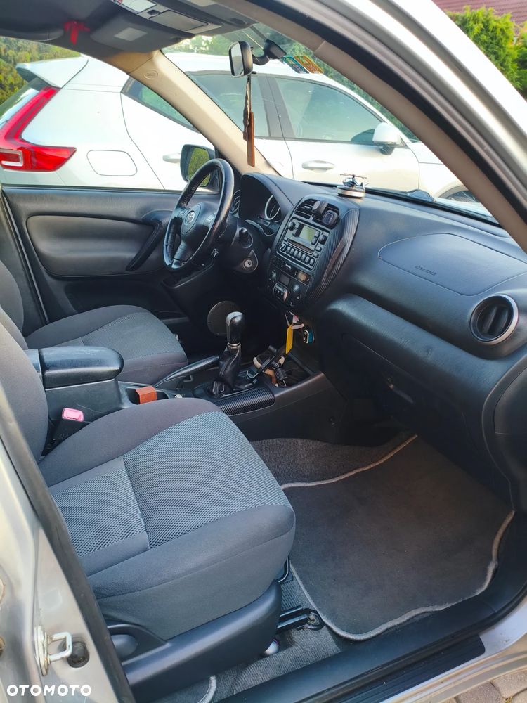 Toyota RAV4 2.0 D-4D 4x4 - 11