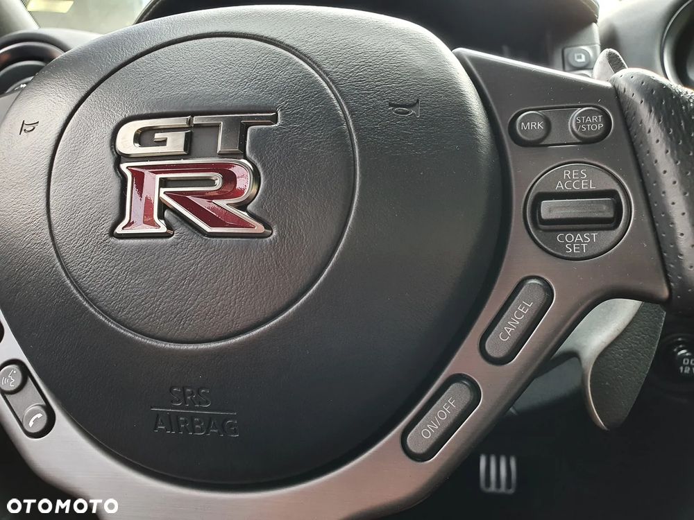 Nissan GT-R Black Edition - 32
