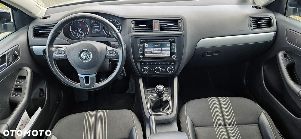 Volkswagen Jetta 1.4 TSI Match - 11