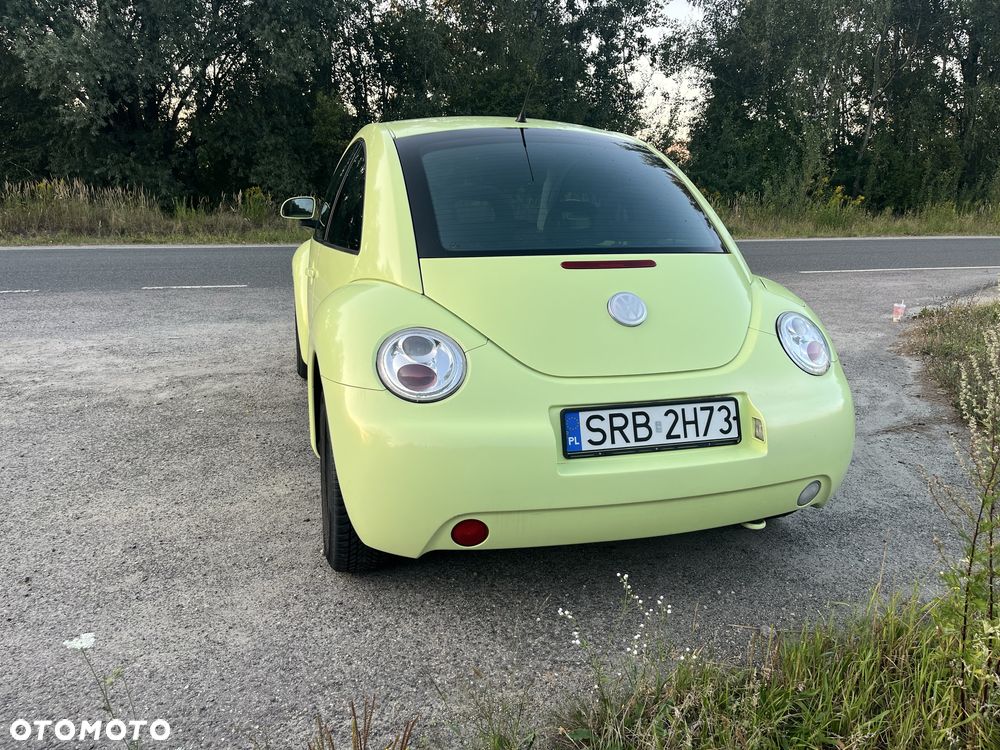 Volkswagen New Beetle - 2
