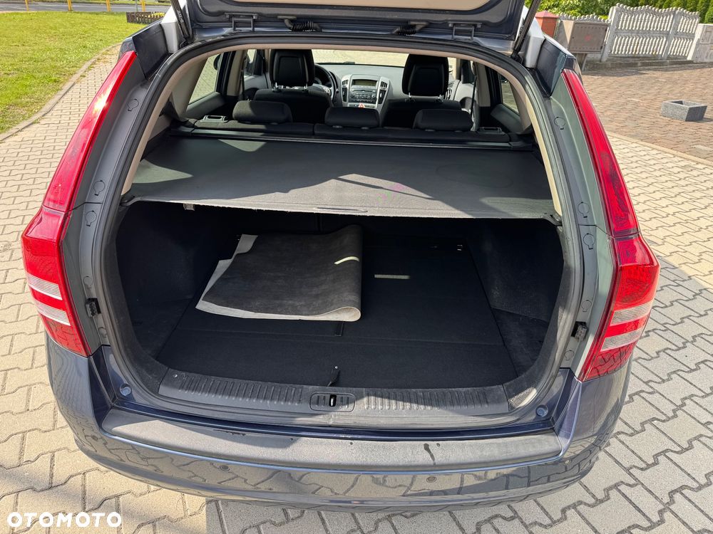Kia Ceed - 22