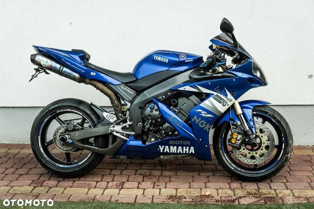 Yamaha R1 - 3