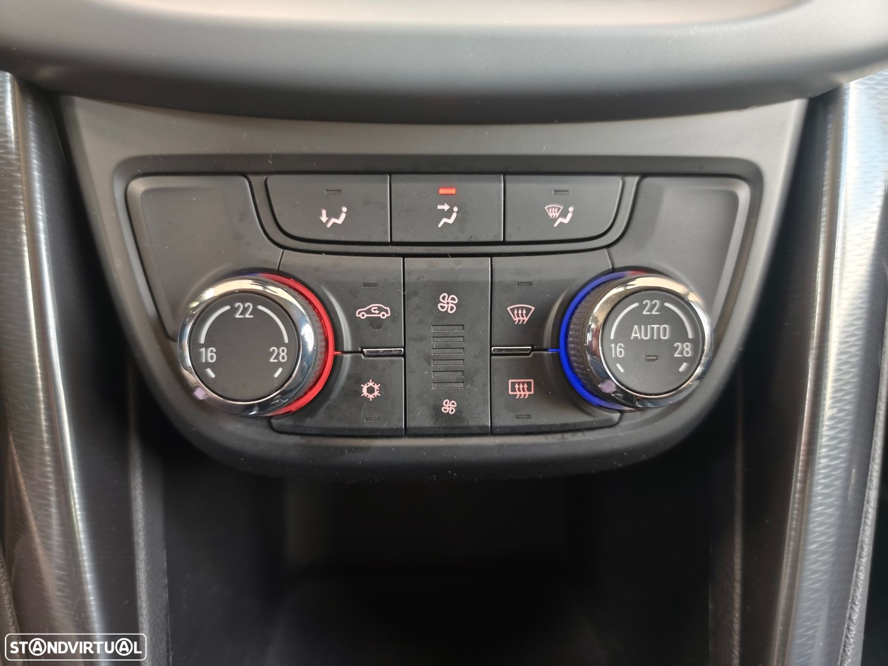 Opel Zafira 1.4 T Cosmo S/S - 26