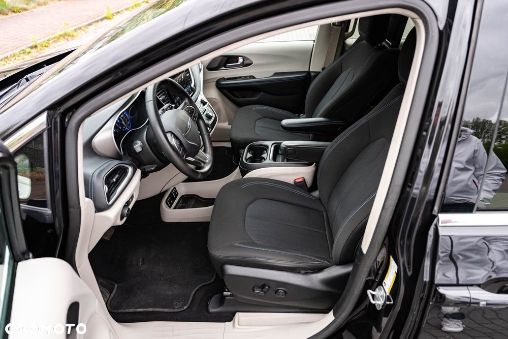 Chrysler Pacifica - 15