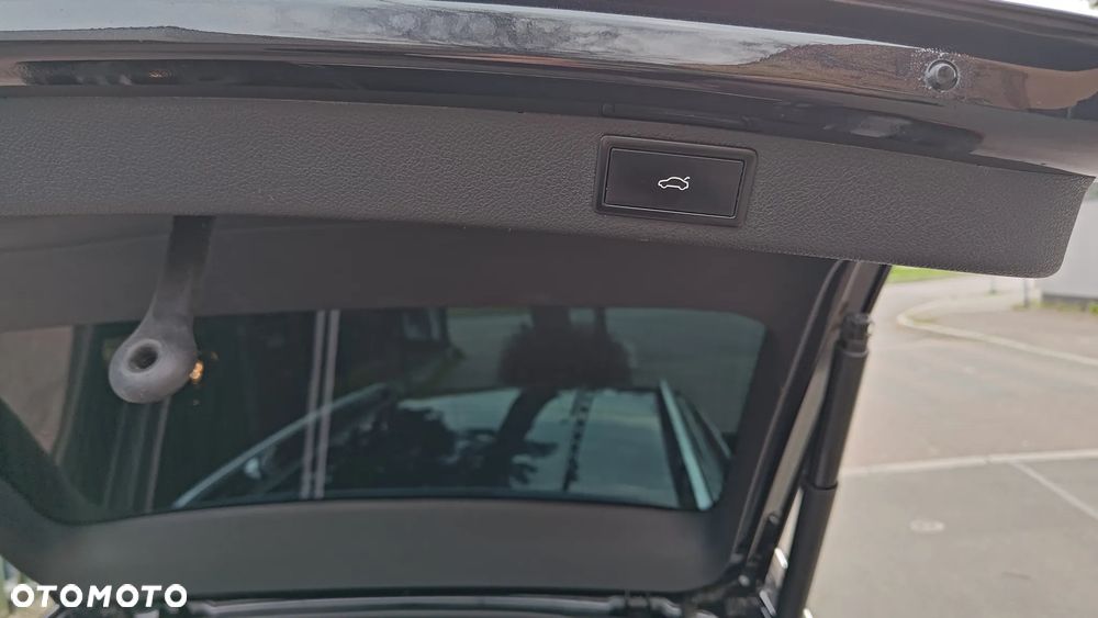 Skoda Superb 2.0 TDI L&K DSG - 32