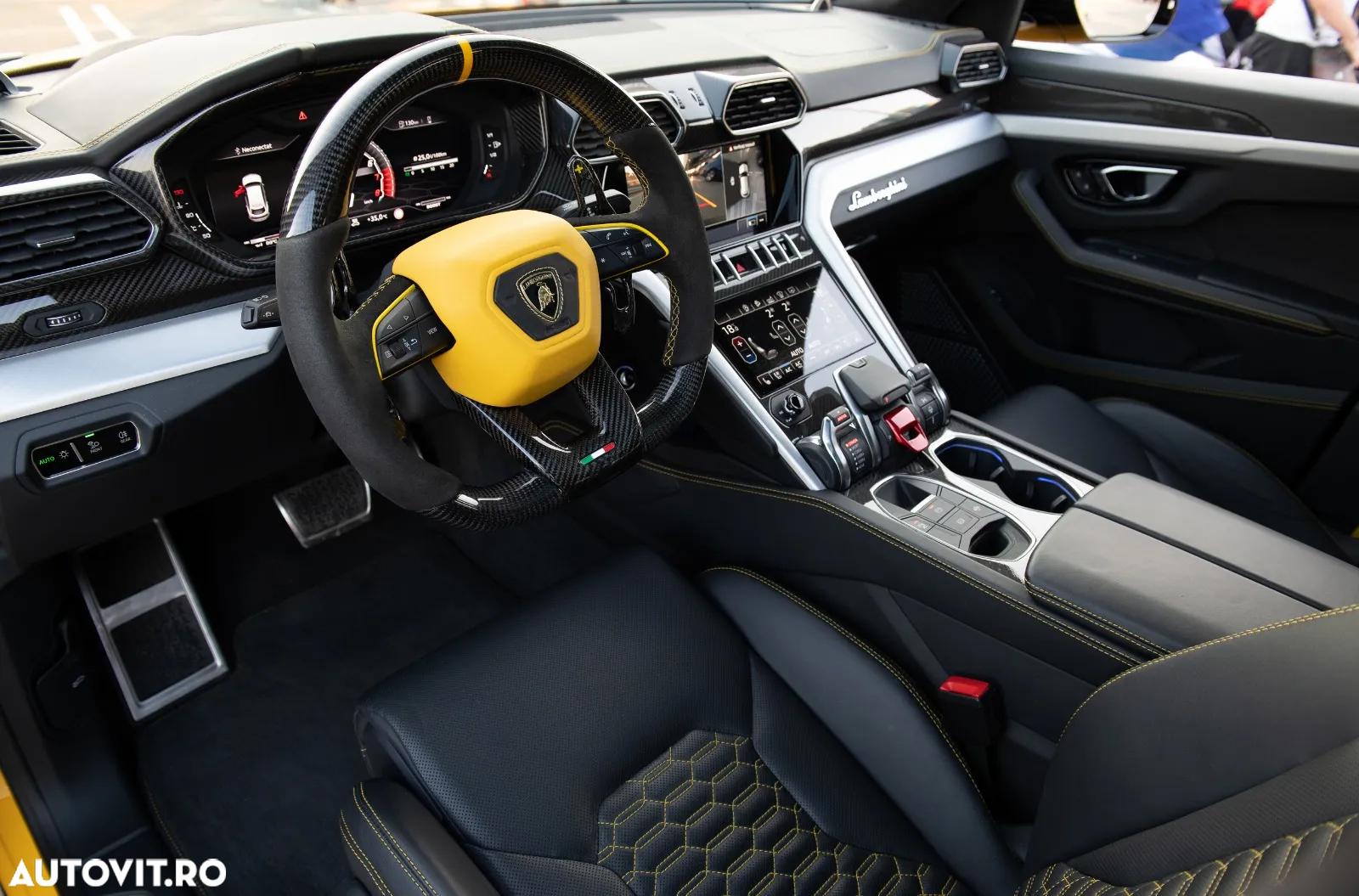 Lamborghini URUS - 18