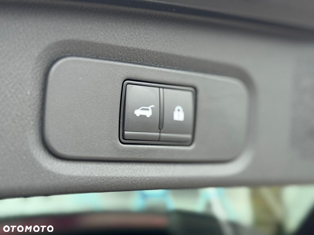 Nissan Qashqai 1.3 DIG-T N-Connecta DCT - 28