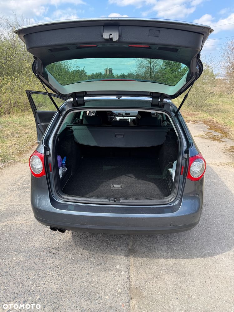 Volkswagen Passat 2.0 TDI Highline - 37
