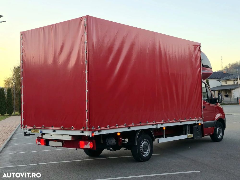 Mercedes-Benz Sprinter - 4