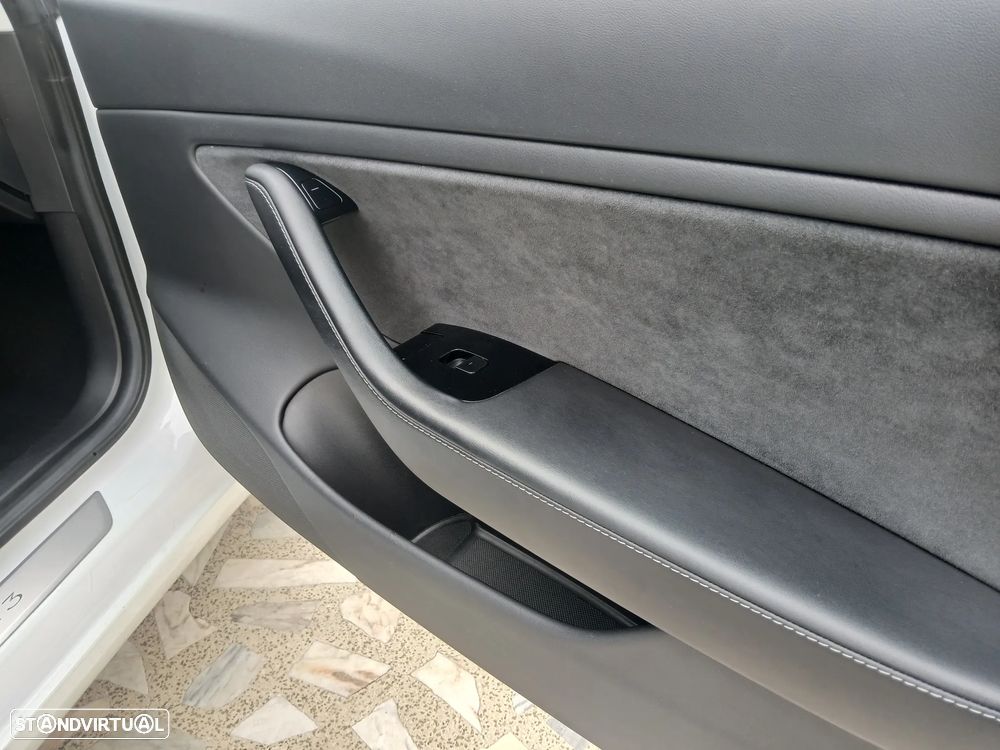 Tesla Model 3 - 29