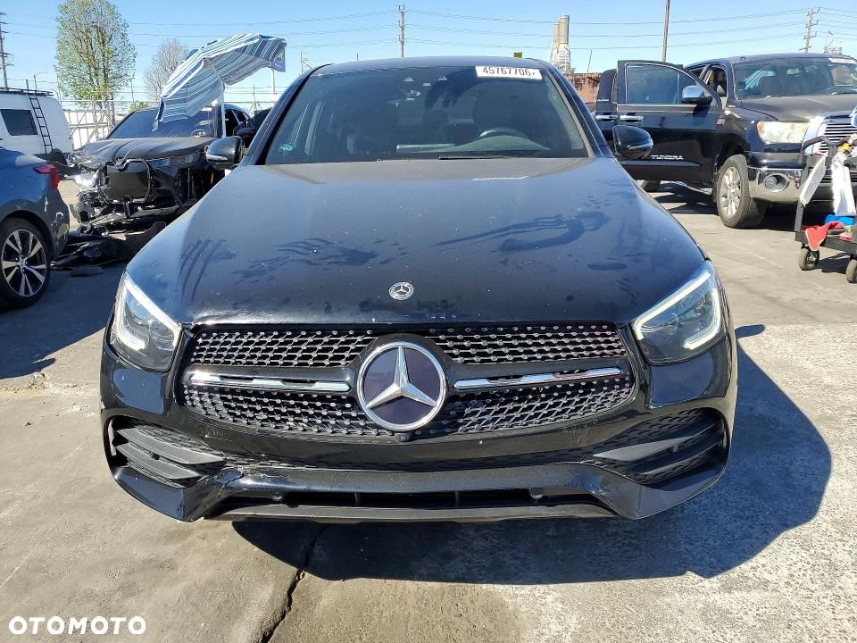 Mercedes-Benz GLC 300 4-Matic - 4
