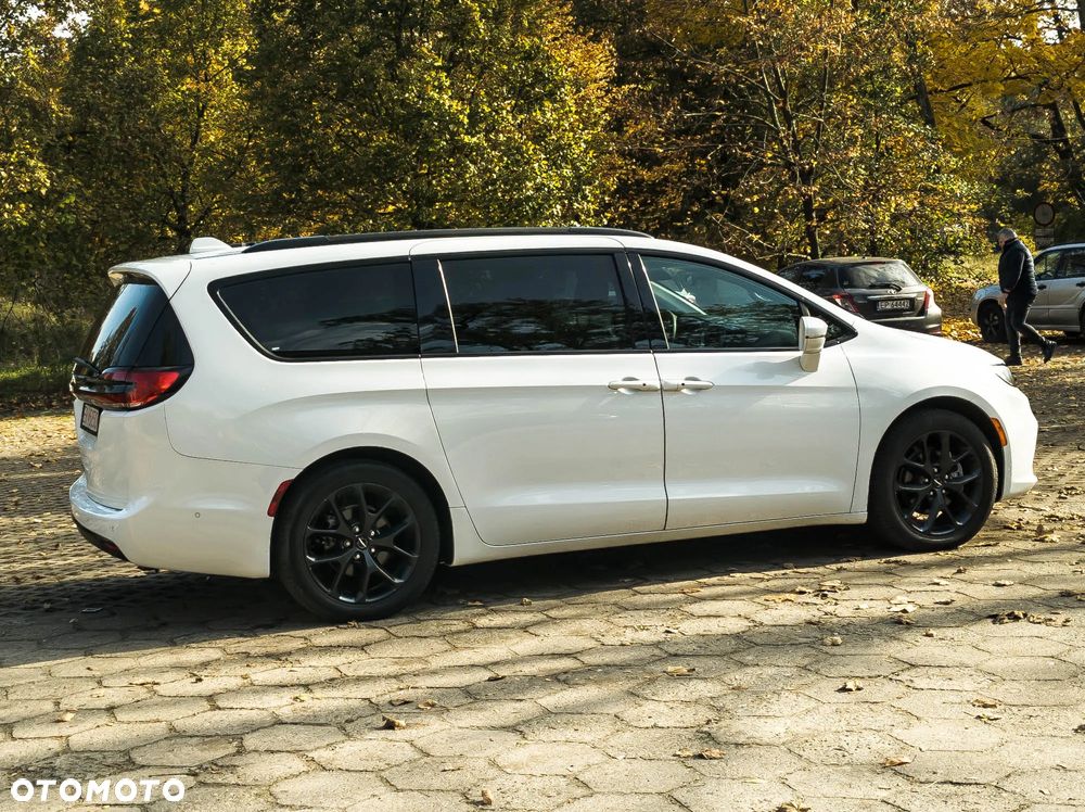 Chrysler Pacifica - 6