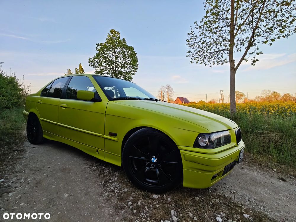 BMW Seria 3 318i - 1