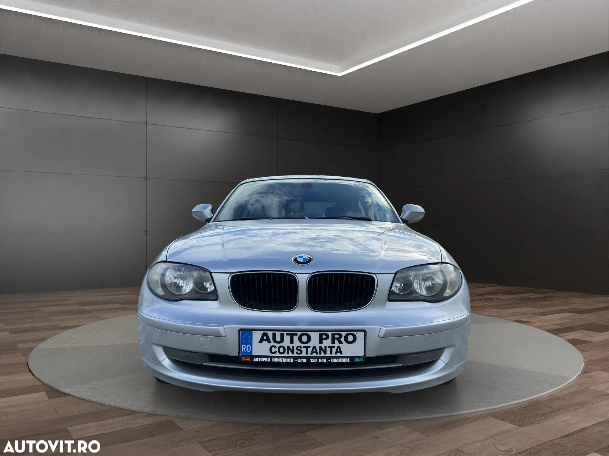 BMW Seria 1 118d DPF - 12