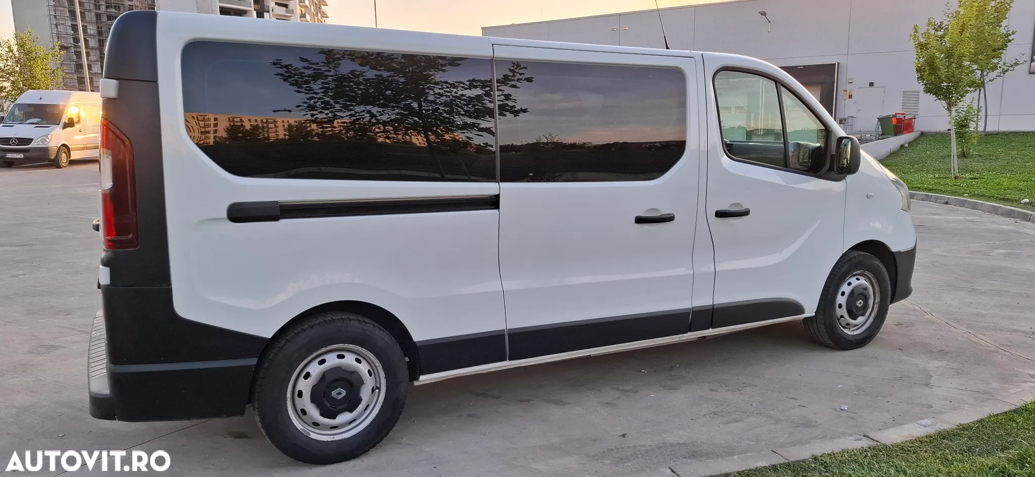 Renault Trafic - 16