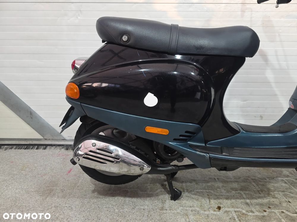 Piaggio Vespa - 10