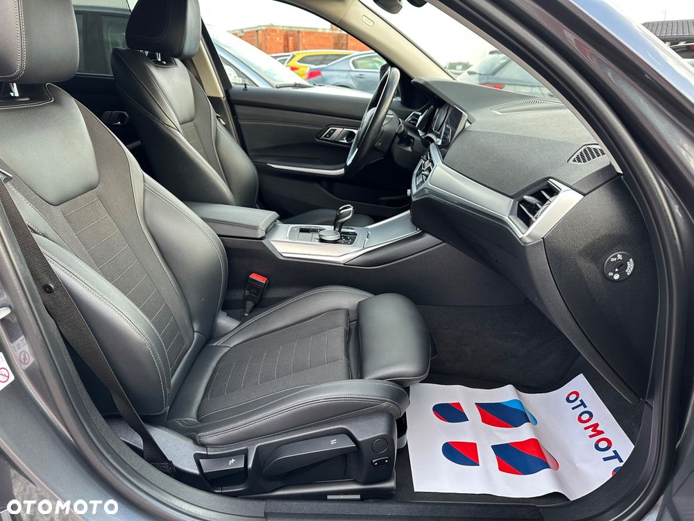 BMW Seria 3 318d Edition Luxury Line Purity - 23