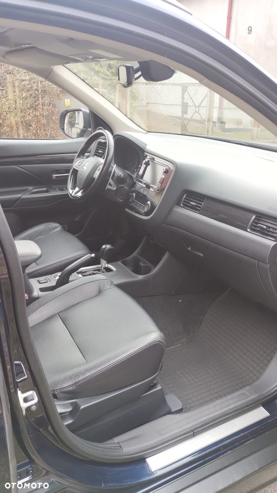 Mitsubishi Outlander 2.0 Instyle Navi CVT - 10