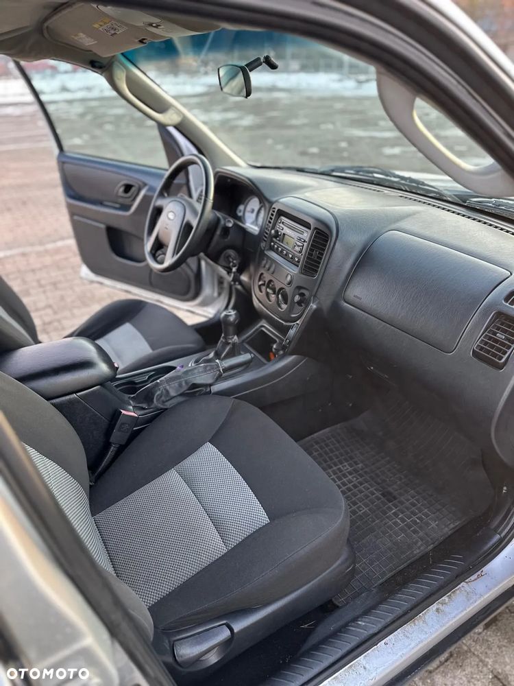 Ford Maverick 2.3 - 7