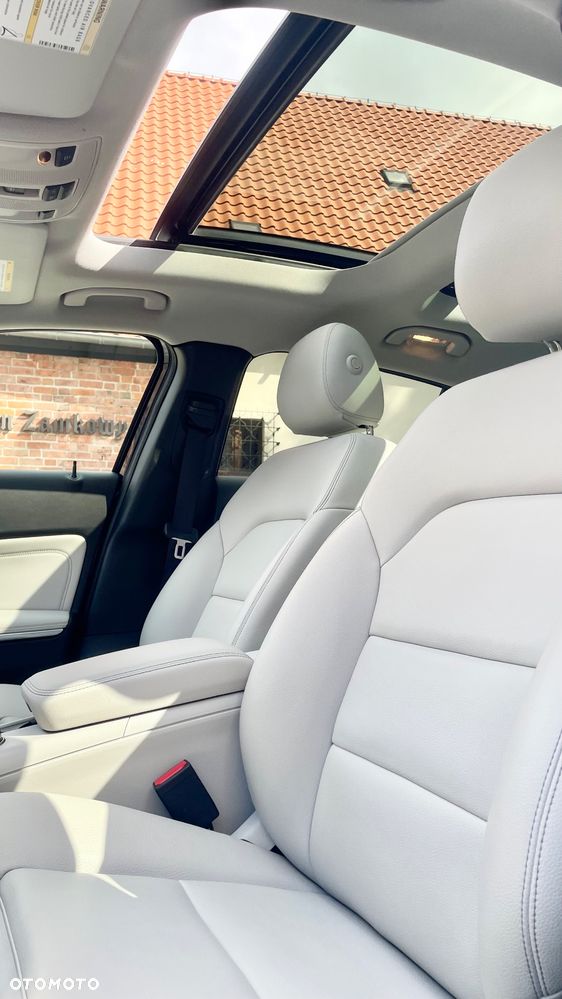 Mercedes-Benz GLA 250 4-Matic AMG Line - 13