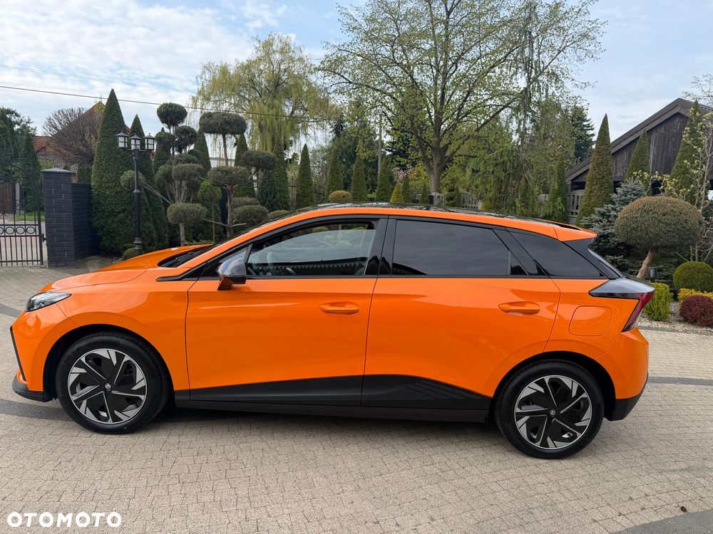 MG 4 Luxury 64 kWh - 9