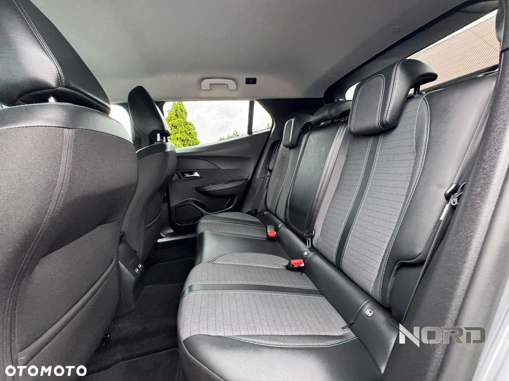Peugeot 2008 PureTech 130 EAT8 Allure - 22