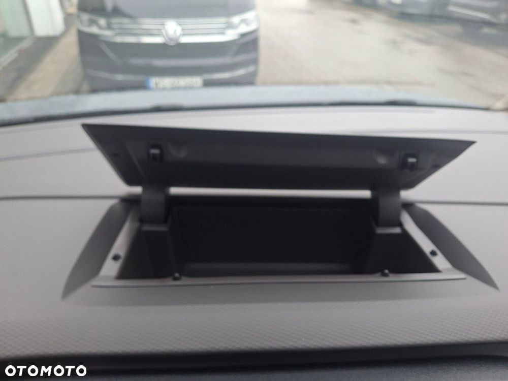 Volkswagen Multivan - 20