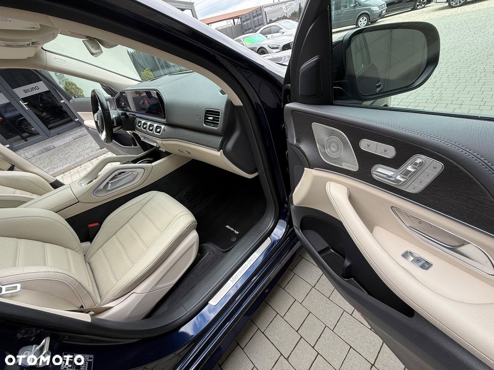 Mercedes-Benz GLS - 23