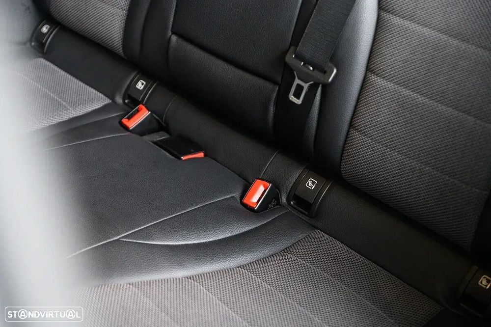 Mercedes-Benz C 200 - 38