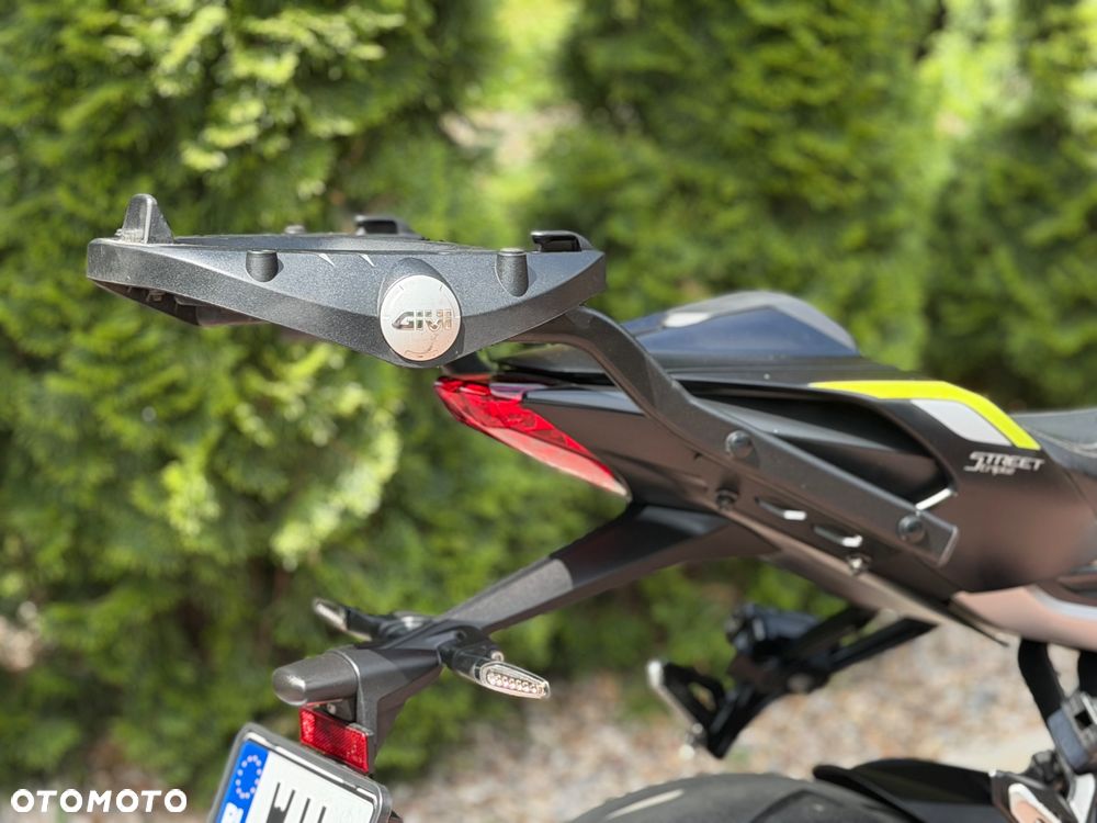 Triumph Street Triple - 27