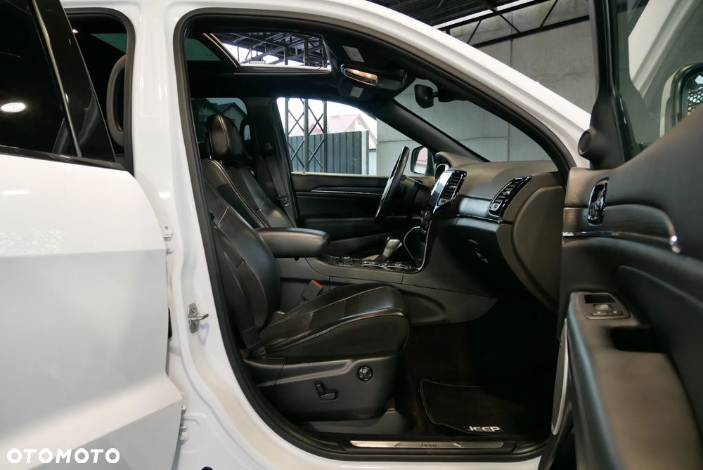Jeep Grand Cherokee - 13