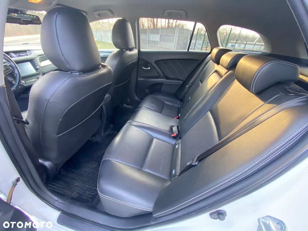 Toyota Avensis 1.8 Premium MS - 11