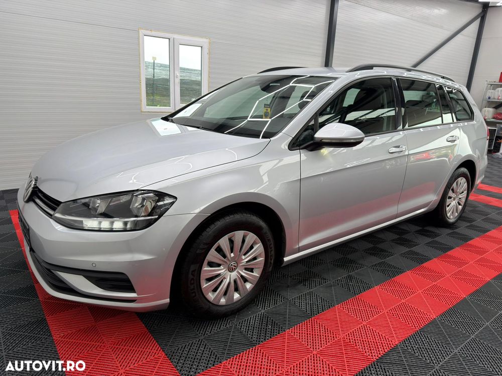 Volkswagen Golf 1.6 TDI SCR Comfortline - 9