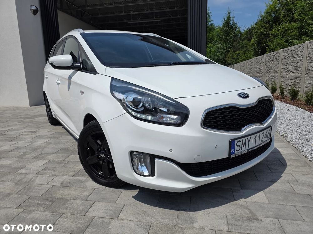 Kia Carens 1.7 CRDi 141 UEFA EURO 2016 - 1