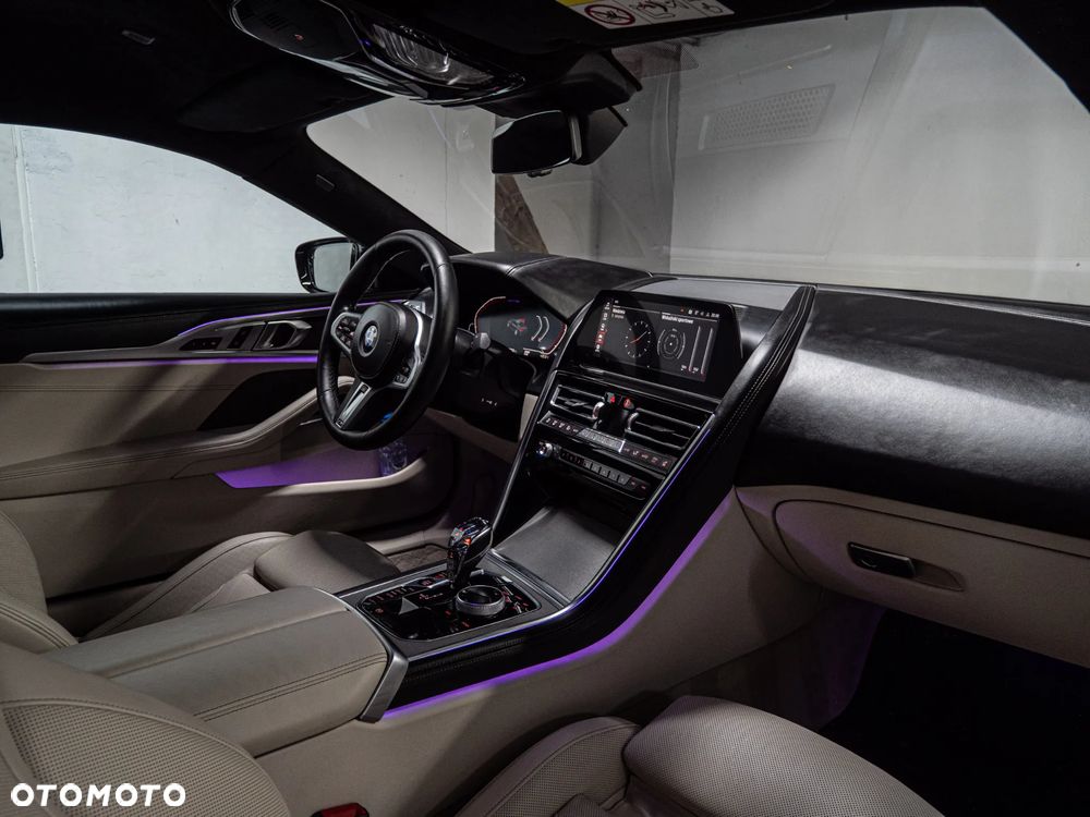 BMW Seria 8 - 14