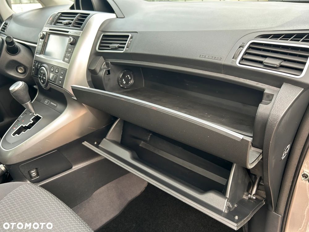 Toyota Verso 1.8 Multidrive Edition - 23