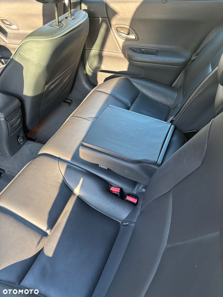 Renault Laguna 2.0 dCi FAP Initiale - 24