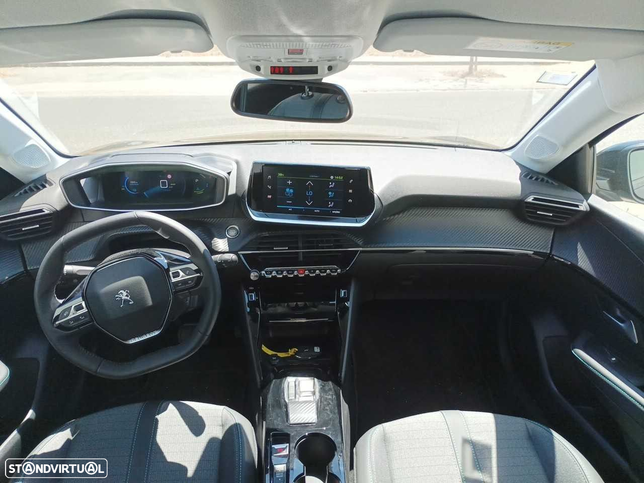 Peugeot e-208 - 17