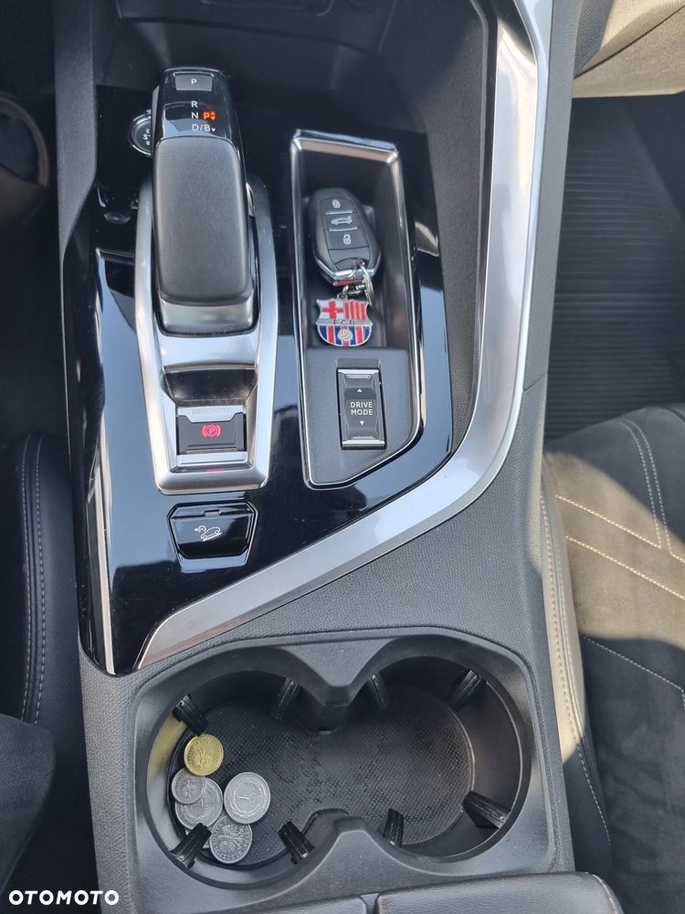 Peugeot 3008 1.6 PureTech Hybrid4 PHEV GT Pack S&S EAT8 - 17